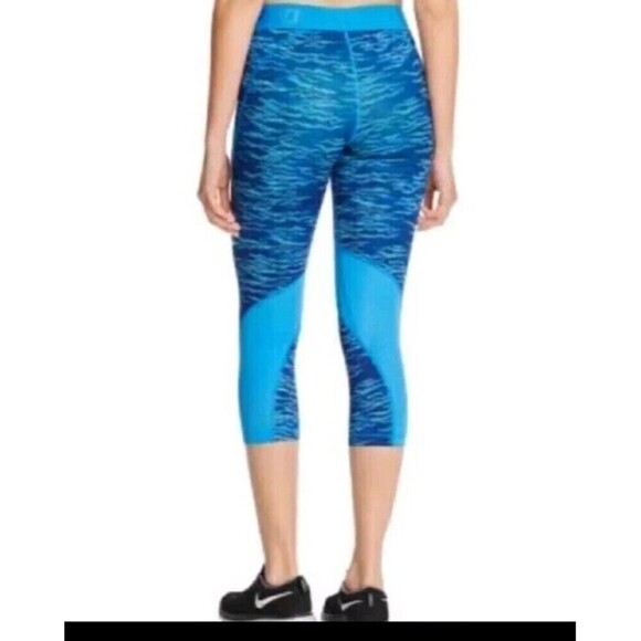 Nike Pro Hypercool Reflect Capri Leggings Women's Size Medium Blue Training - Picture 2 of 9